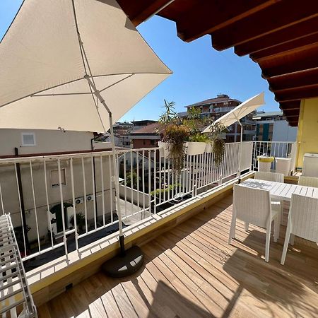 Casa Klimt Vicinissima Al Mare Parcheggio Privato Gratuito Se Disponibile Διαμέρισμα Πεσκάρα Εξωτερικό φωτογραφία